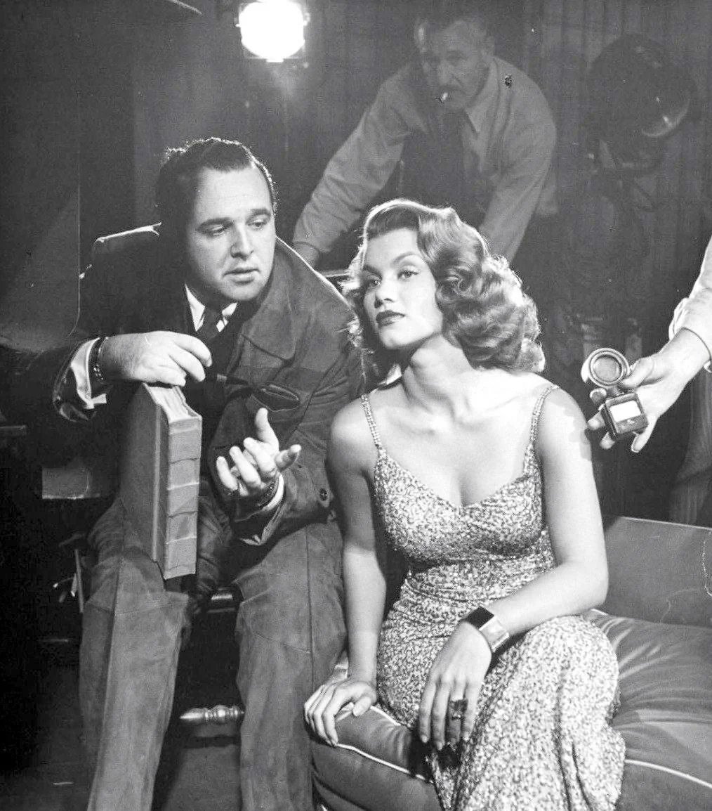 Fewmaster tweet media