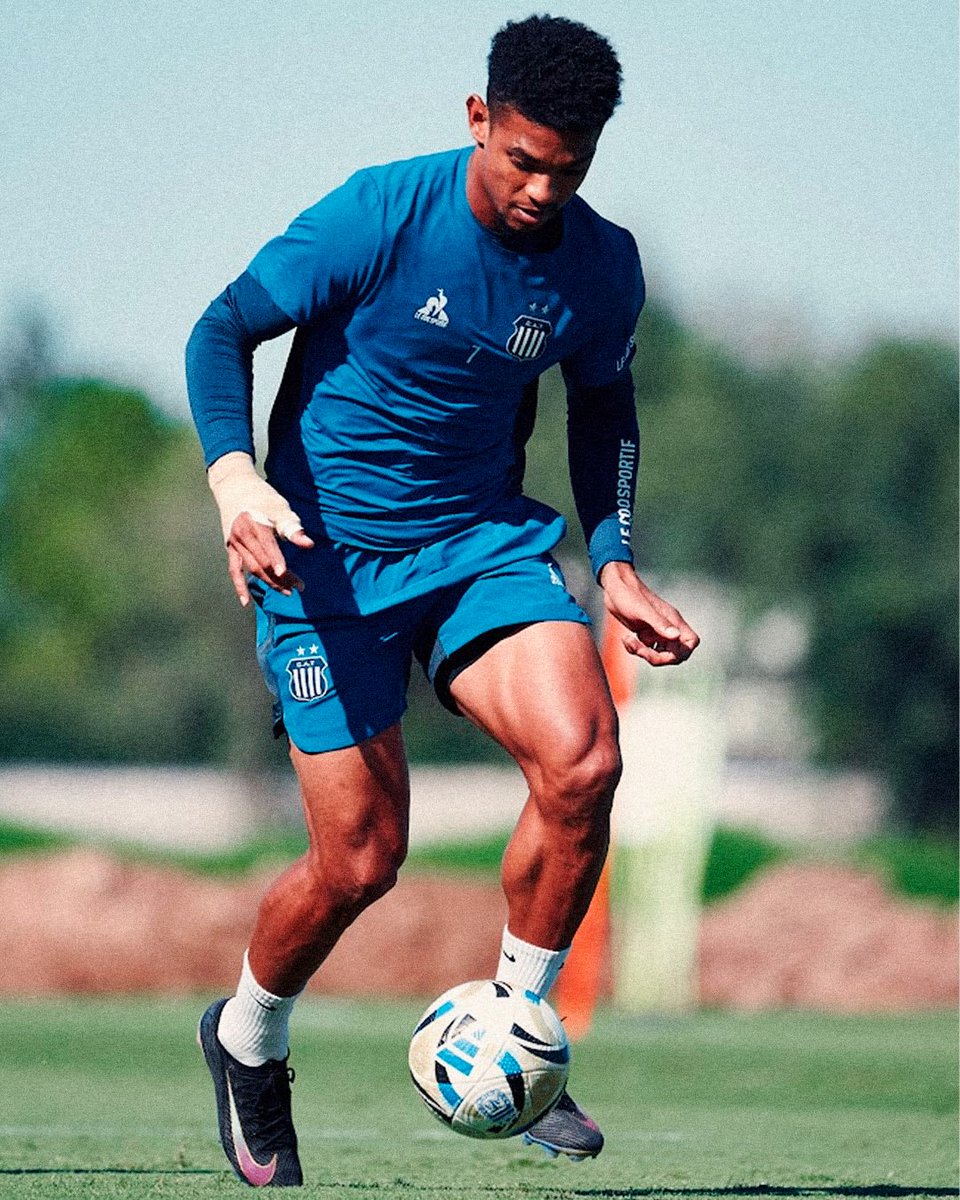 Que partidazo de estos dos. La pantera está volviendo de a poco. Maidana hoy figura total!!!
(Mención honorífica para mayonesa Rick)