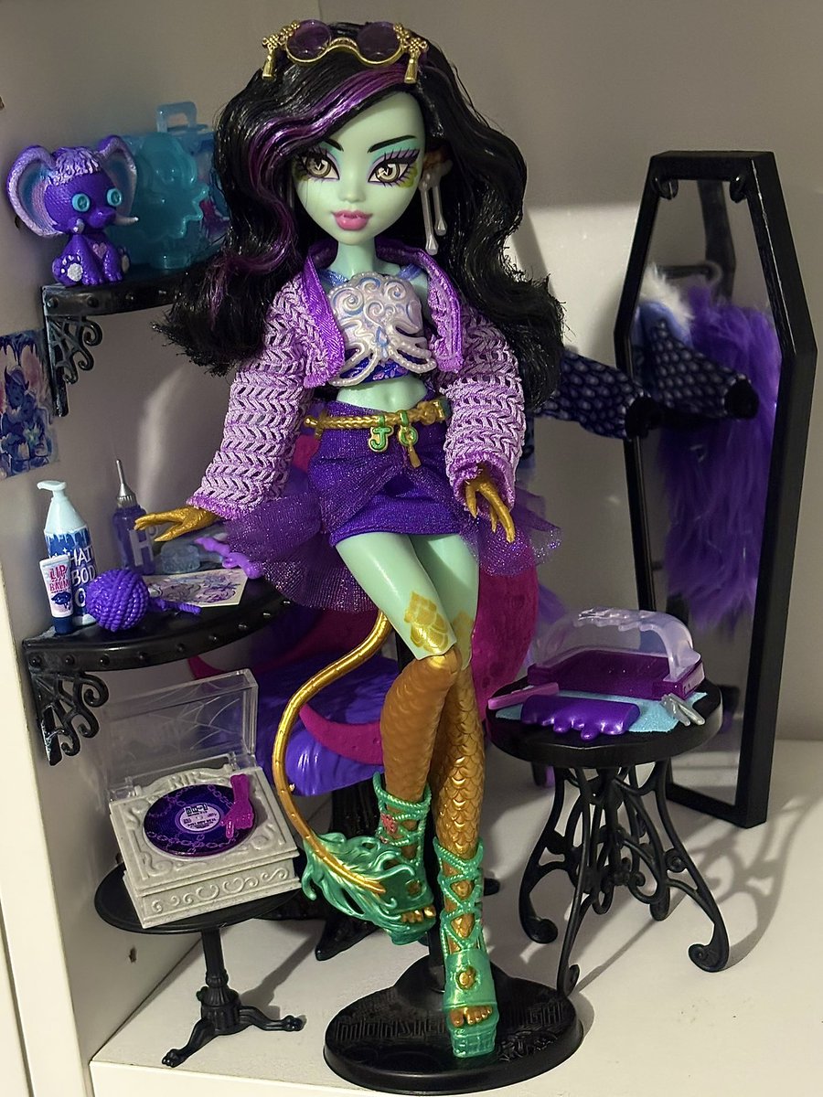 ᴊᴀʀᴏɴ 👛 tweet media