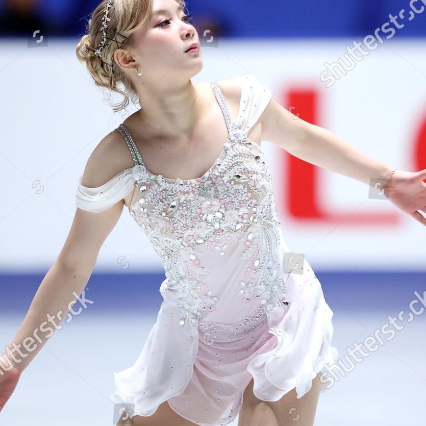 Daily Figure Skating Costumes tweet media