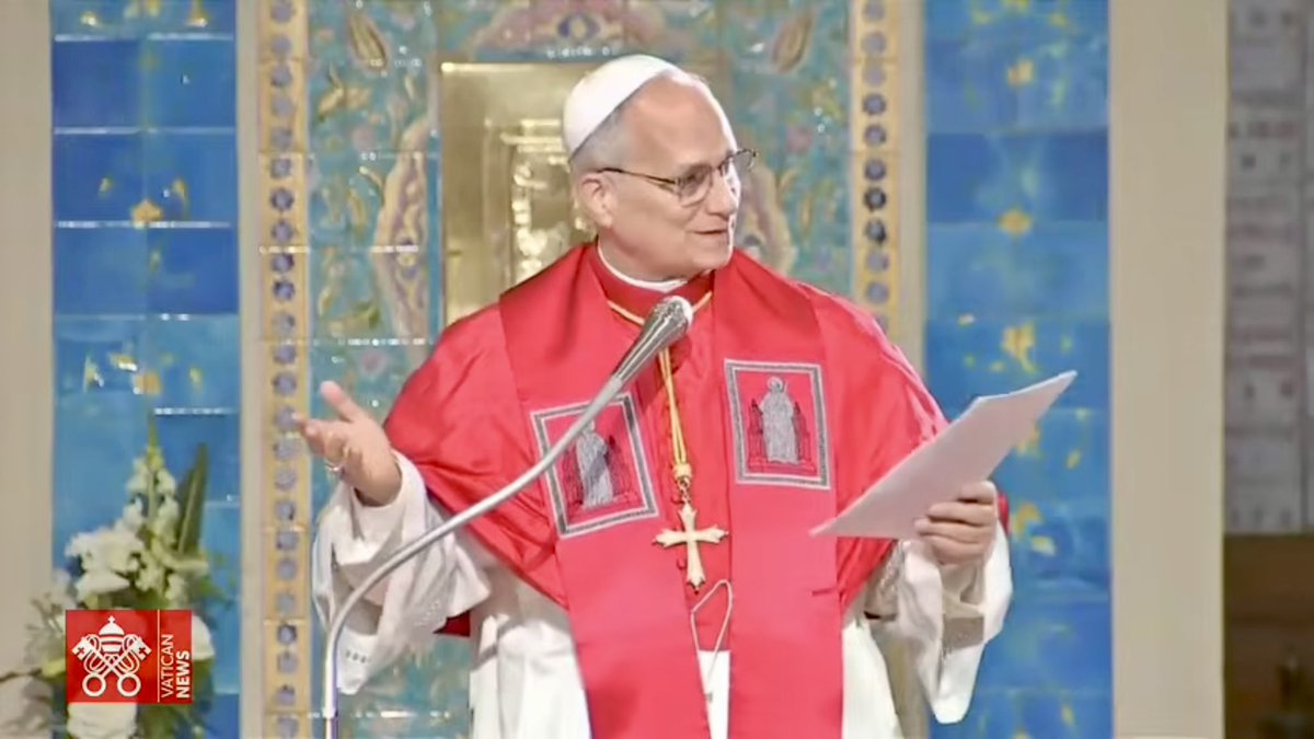 mosqueedeparis's tweet image. La Grande Mosquée de Paris salue le puissant symbole par lequel s’est conclu le premier jour de visite du #pape Léon XIV en #Algérie, entre Djamaâ El-Djazaïr – la grande mosquée d'Alger – et la basilique Notre-Dame d’Afrique : la foi comme trait d’union qui fait grandir une