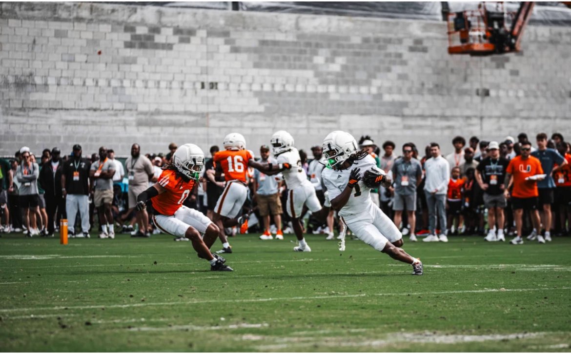 Brabra_Savage24's tweet photo. Malachi Toney looking to get busy during the spring practice on Saturday🙌#GreenTree #GABOS https://t.co/EQtxJDpeD4