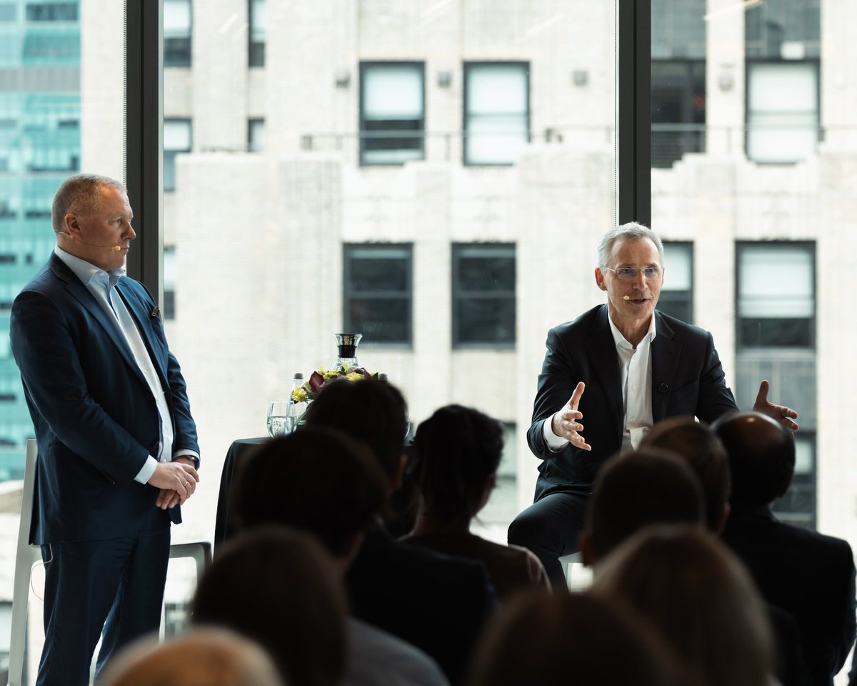 jensstoltenberg's tweet image. Visiting the NYC office of @NorgesBank Investment Management. More than half of Norway’s Sovereign Wealth Fund is invested in #US investments. Reassuring to meet the skilled workforce here together with @NicolaiTang1