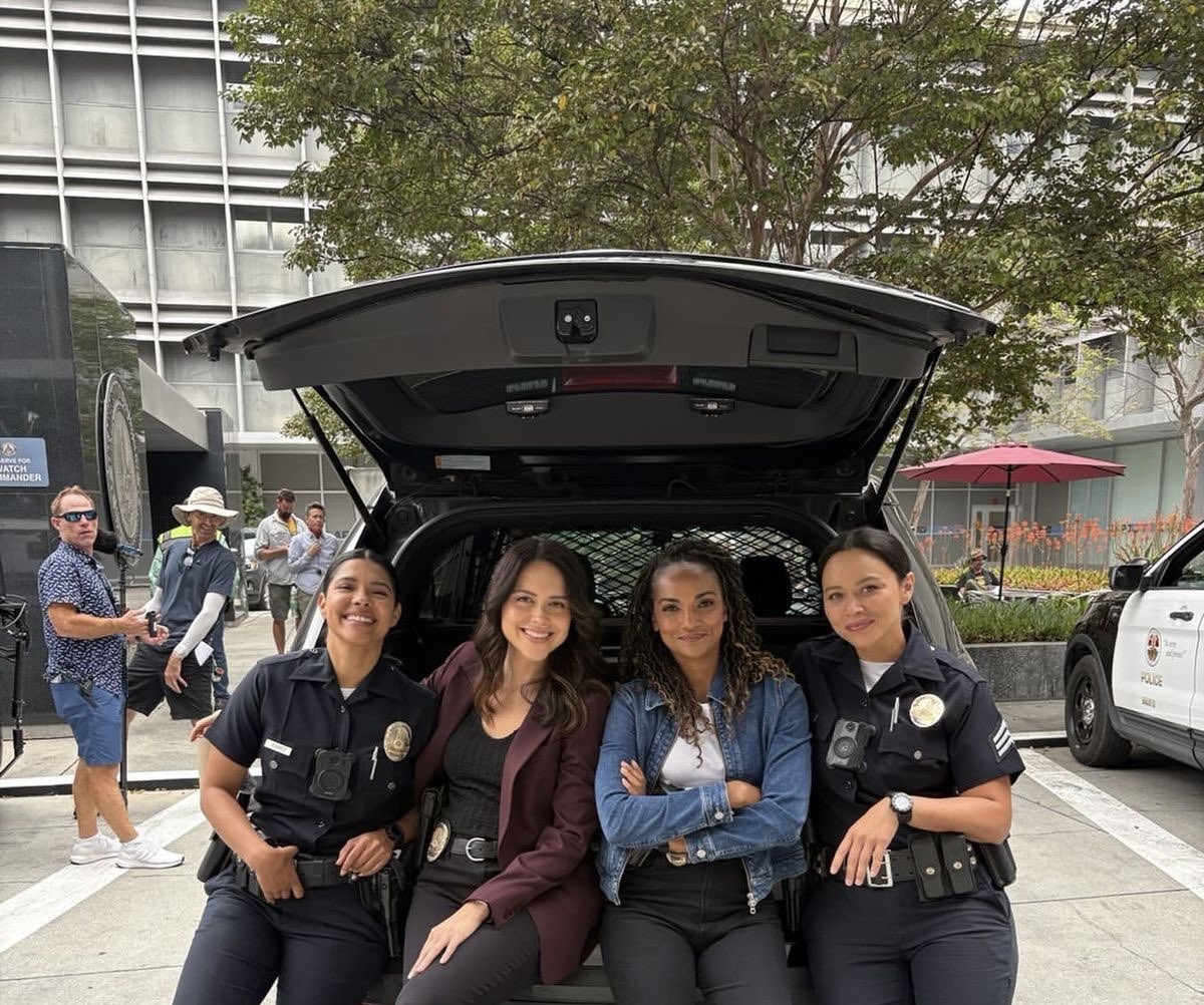 scenes with the 4 of them in s9 would be amazing