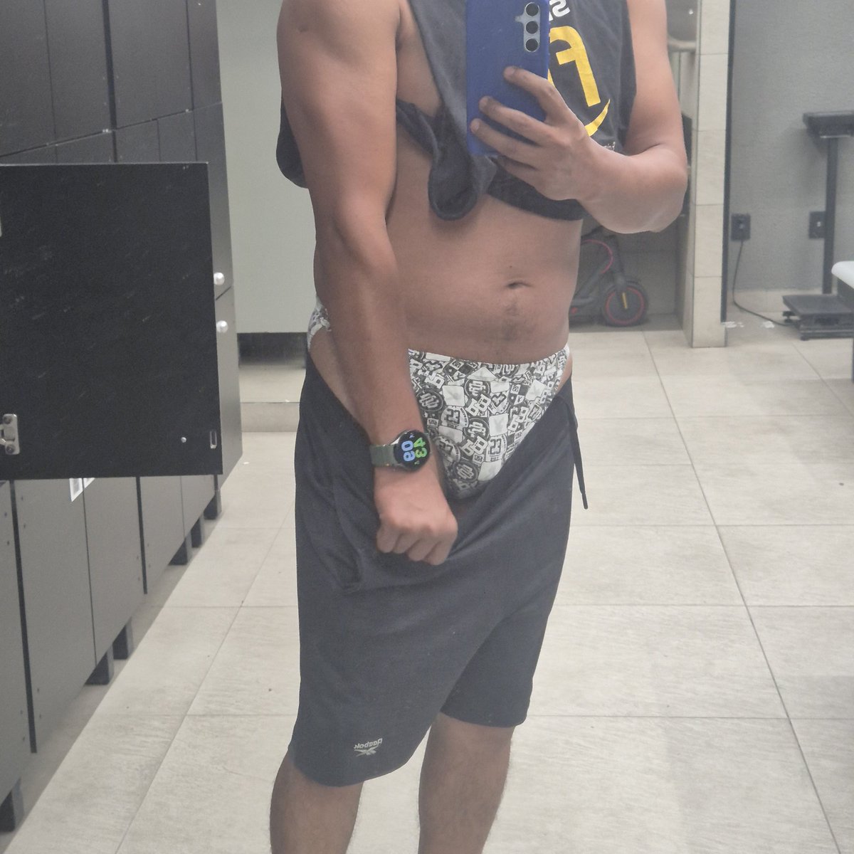 sebasledesma15's tweet photo. Lunes🩲 con todas las ganas de andar enseñando mi #tanga #playboy https://t.co/noKvClHqAG