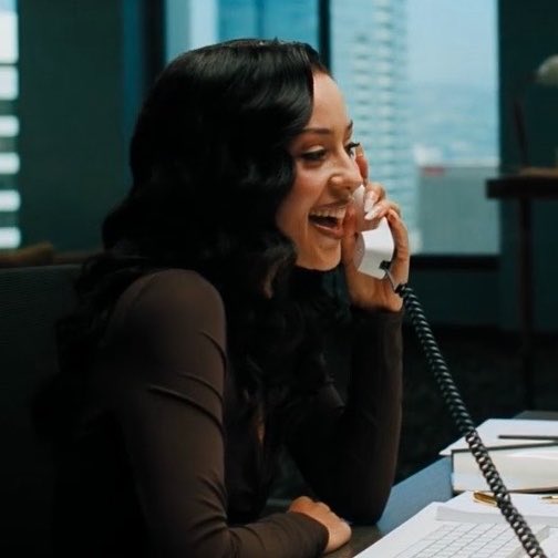 h ⋆˚࿔ tweet media