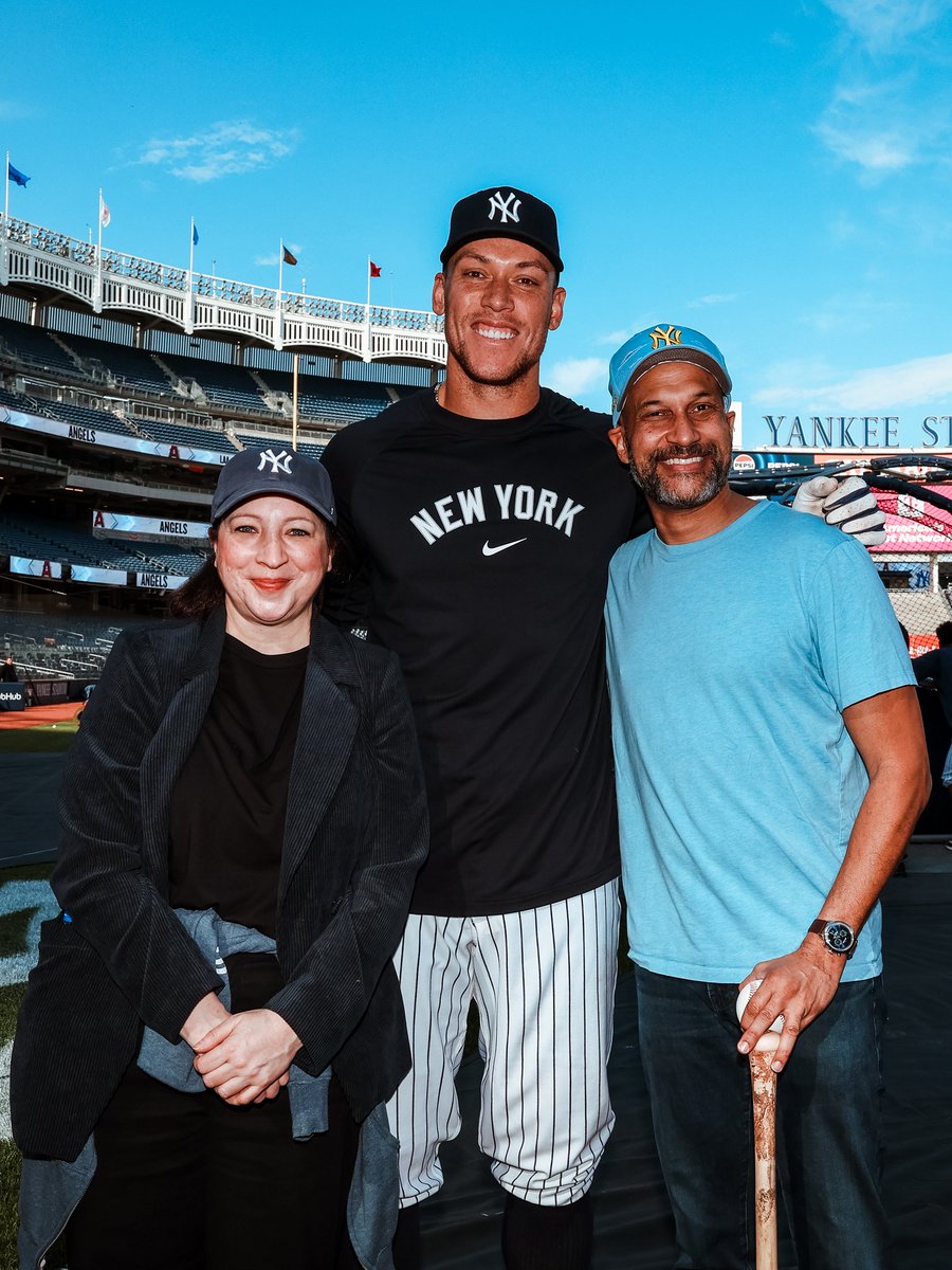 Yankee Stadium tweet media