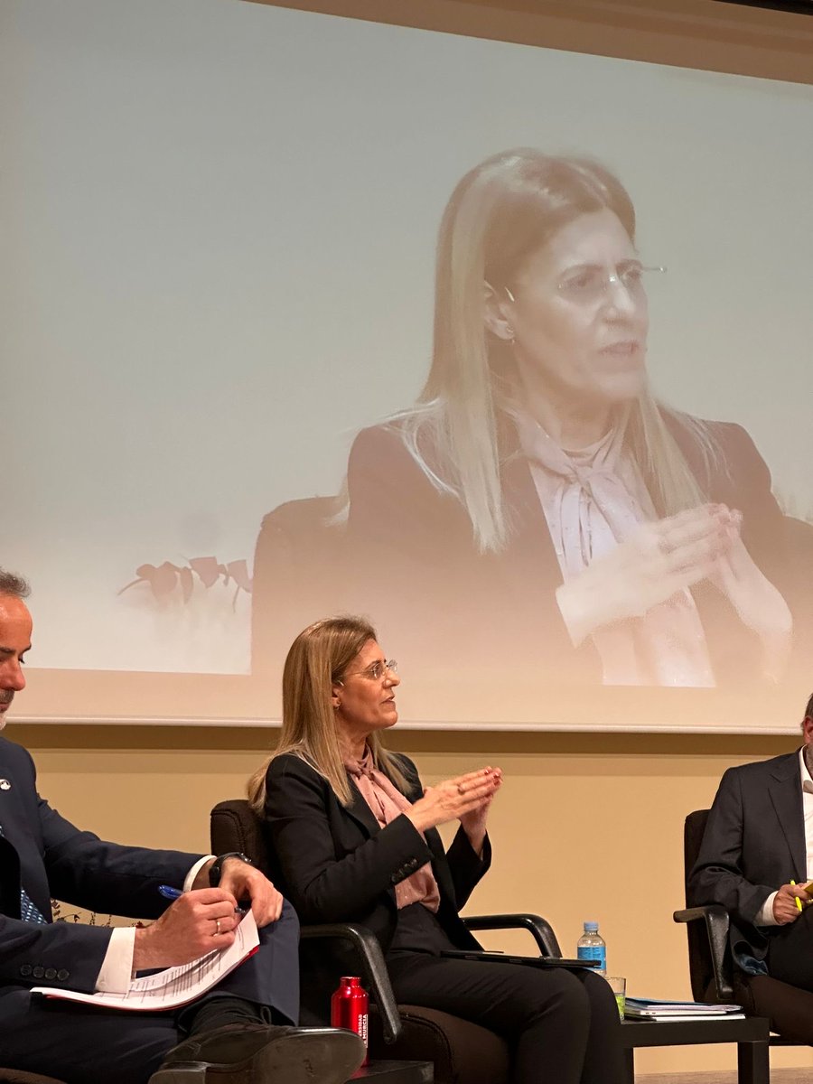lindacq's tweet photo. Ha quedado claro el #horizonte2032, las formas y la preparación de la candidatura de @SenenaCorbalan y creo que el programa realmente es ilusionante. #yoconsenena Muy orgullosa de lo q proponemos #DebateRectoralUMU2026 ahora, sigamos convenciendo https://t.co/iyqQiD9Mq9