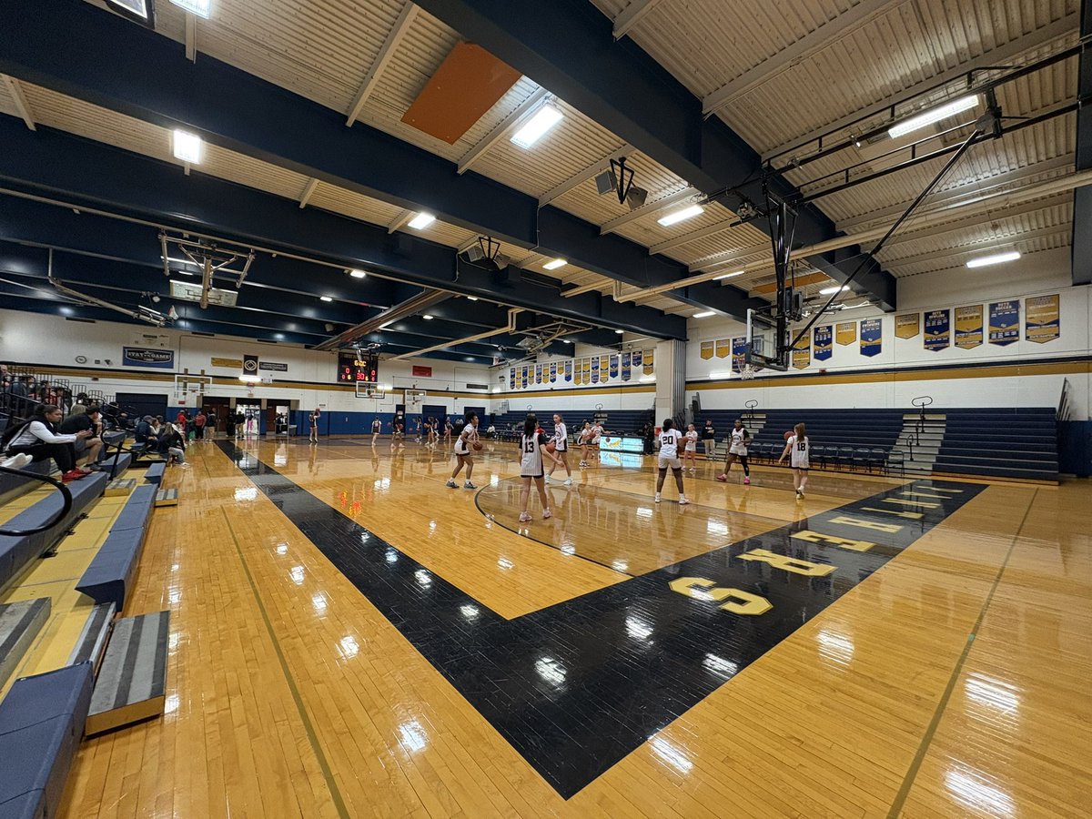NYSTakeover's tweet image. #TodaysOffice
Sweet Home

Buffalo! Had to pay a visit.

Occasionally, a reschedule actually helps me. The original date for @BOBShowcase716 was a no-go on my end - my anniversary is on April Fools Day, fitting 😅. But a change had to be made, which made it possible for me to make