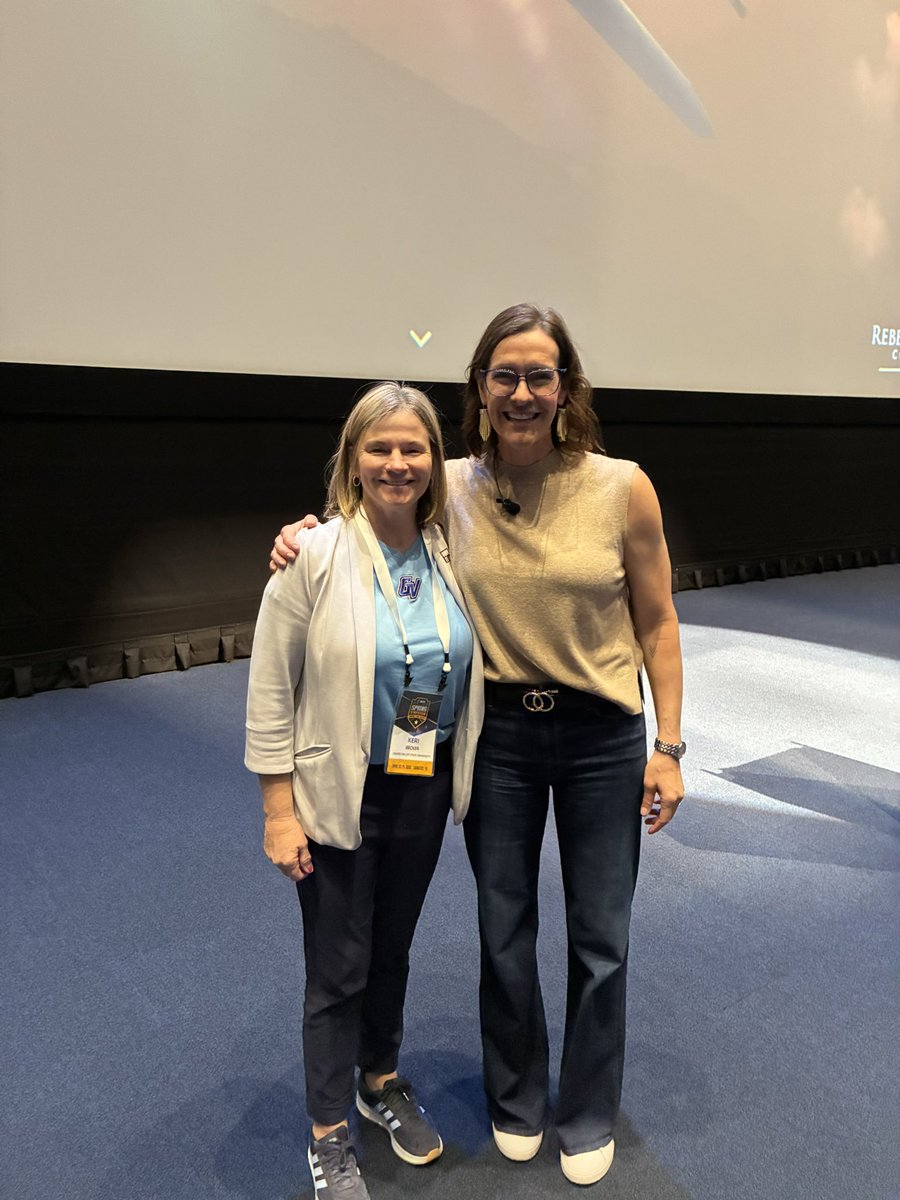KeriBecker33's tweet photo. Got to meet Dr. Rebecca Calder Navy Fighter Pilot who was FIRST woman to graduate from TOPGUN. Impressive HERO Mindset is spot on. Thank you @NACDA for these opportunities to learn from the absolute best! https://t.co/lYBox5eXwc