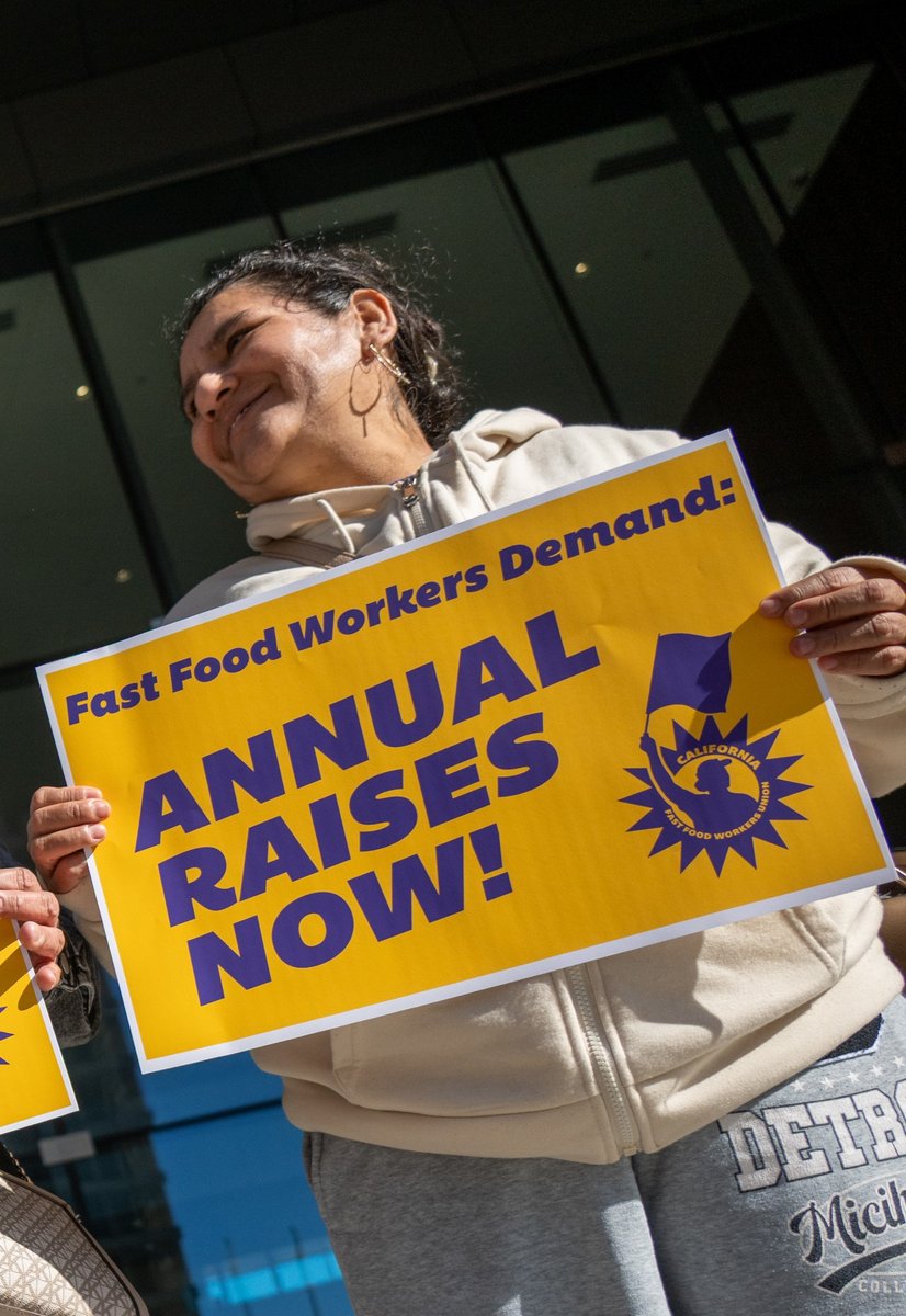 CAFastFoodUnion's tweet photo. The industry can afford it. 

Our families deserve it. 

Annual cost of living raises now! 

#FastFoodCouncil https://t.co/zeY5muBQOx