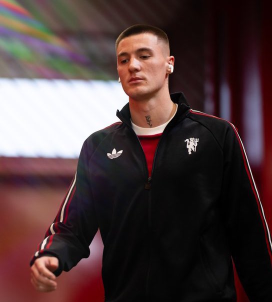 🔥 Hot take time, Gooners – let's settle this once and for all.
Do we still think Arsenal should've chased Benjamin Šeško over Viktor Gyökeres last summer... or is that convo dead and buried? Drop your opinion in the comment 👇🔴⚪