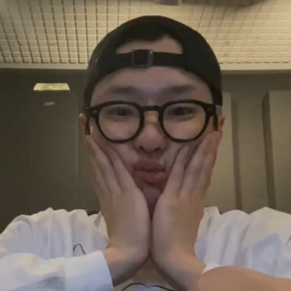 포크벨 tweet media