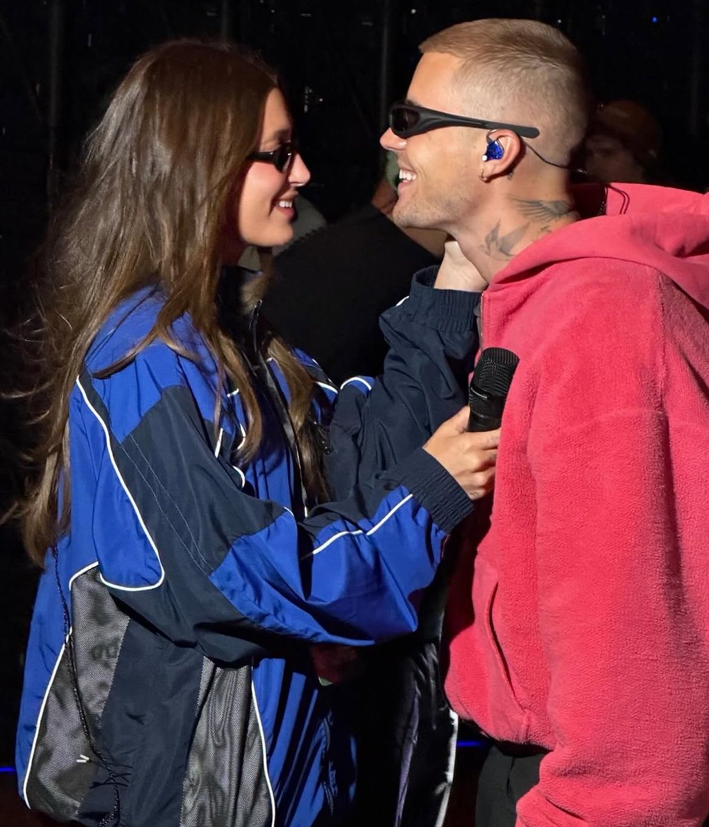 They are the happiest with eachother🖤