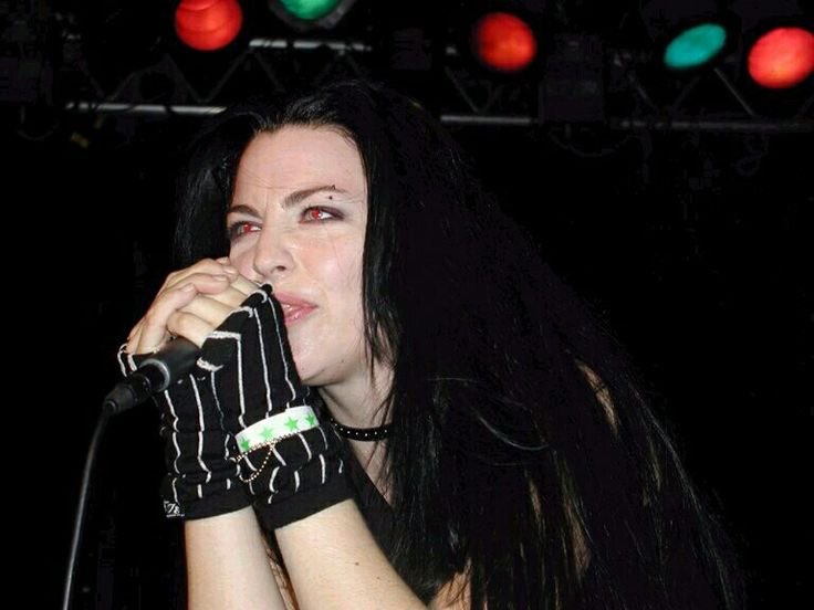marie_sadi44044's tweet photo. #amylee #evanescence https://t.co/KwUGOVSN6D