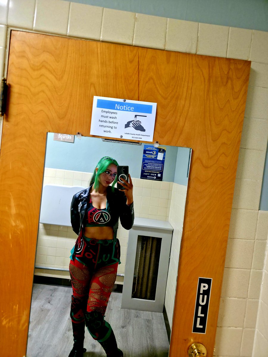 あなたのヒーロー Airica-Demia UwU. 👉😉 tweet media