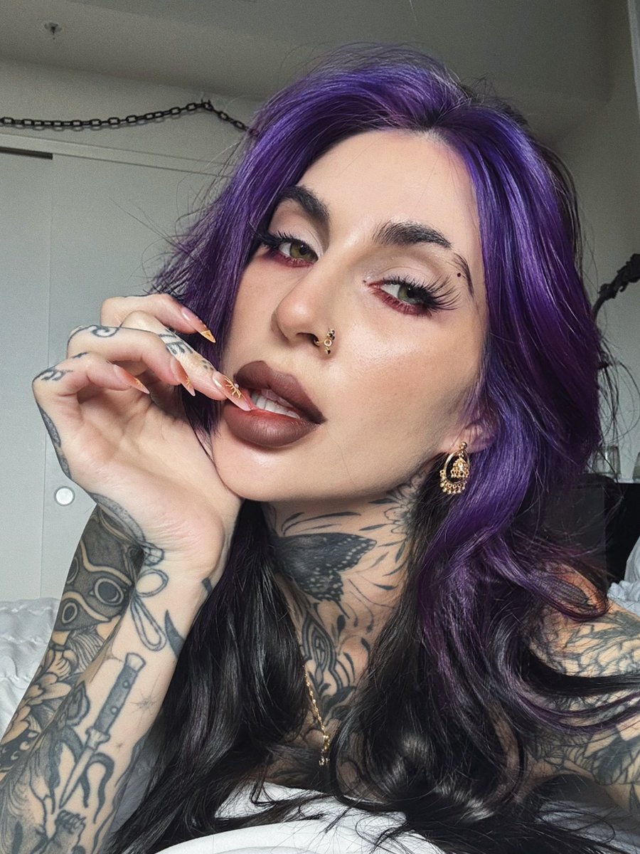 poison 🥀 tweet media