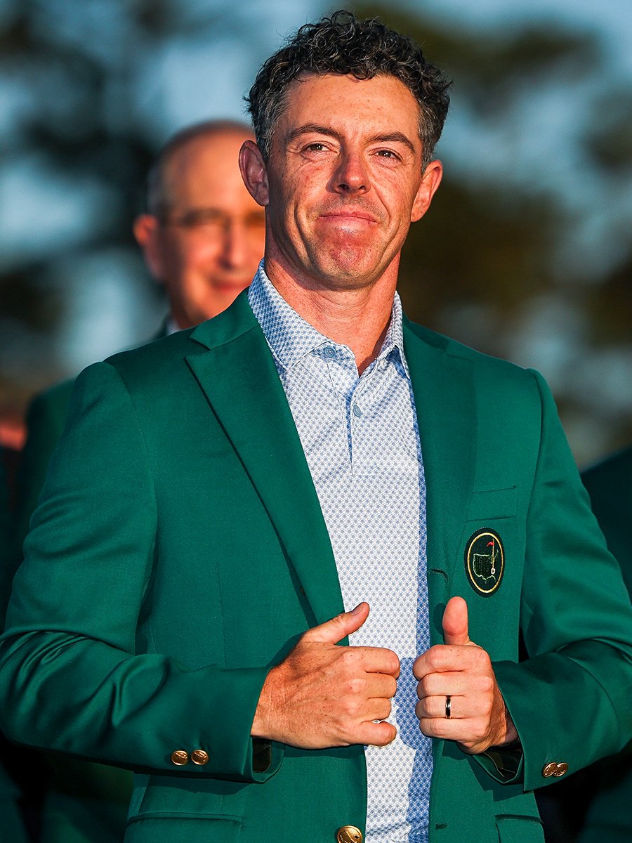 IGFGolf's tweet photo. Green looks good on you, Rory! 💚

The two-time Olympian joins Jack Nicklaus (1965, 1966), Nick Faldo (1989, 1990) and Tiger Woods (2001, 2002) as the only players to defend their title @TheMasters. https://t.co/vAny6aeLo5