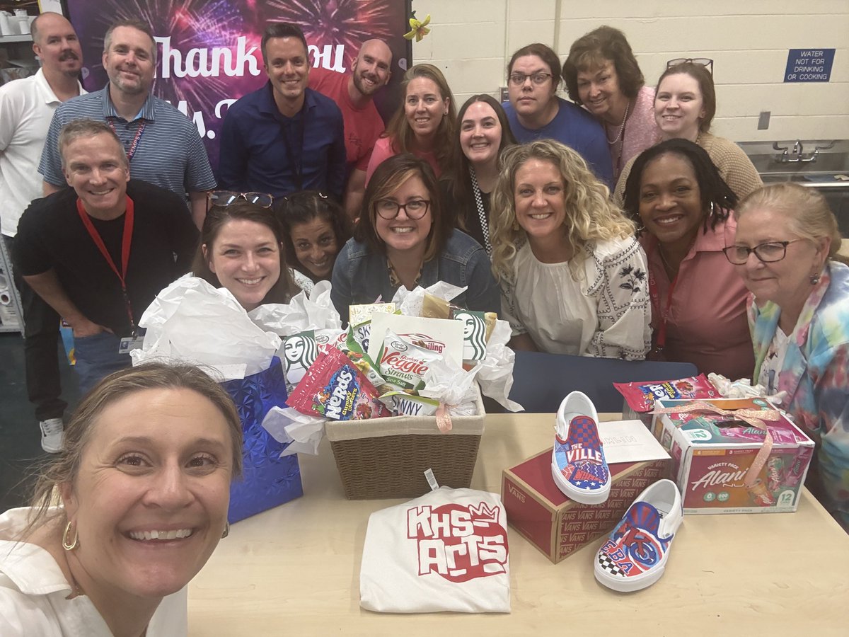 MsMeghanTimlin's tweet photo. Hit the jackpot when it comes to departments! Thank you to both the TCE and Art departments who came together and provided me the most amazing gifts for AP week. I was blown away by the kindness and check out those custom Vans by Aubrey Redifer McMillion ❤️💙! I’m truly blessed! https://t.co/aDUrCv2Eiz