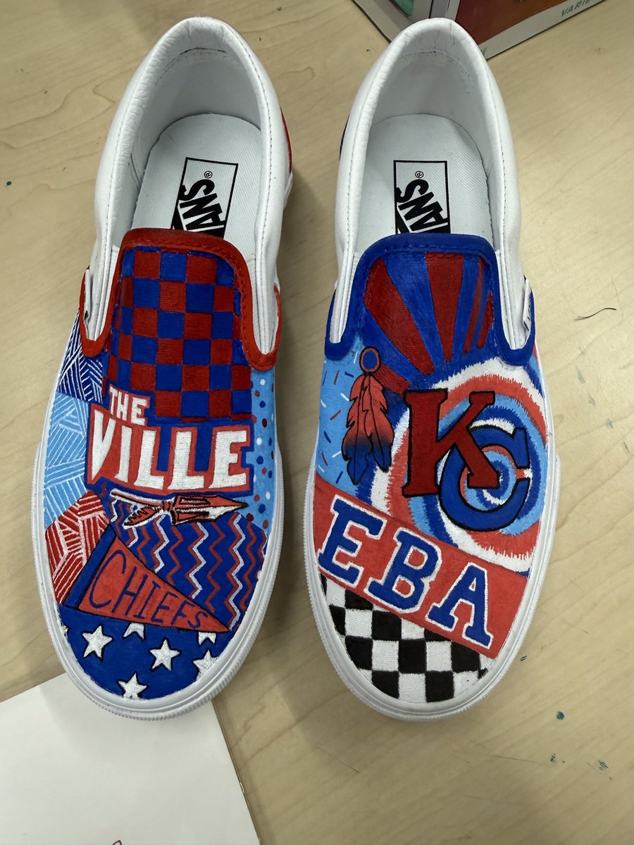 MsMeghanTimlin's tweet photo. Hit the jackpot when it comes to departments! Thank you to both the TCE and Art departments who came together and provided me the most amazing gifts for AP week. I was blown away by the kindness and check out those custom Vans by Aubrey Redifer McMillion ❤️💙! I’m truly blessed! https://t.co/aDUrCv2Eiz