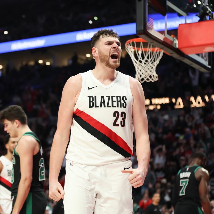 lillardlegacy💚💙 tweet media