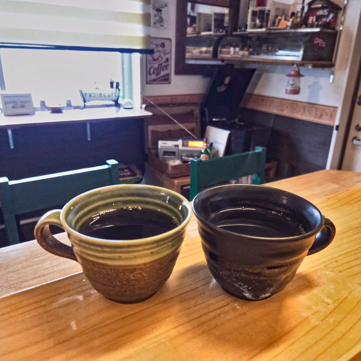 朝のゴミ出し
陽射しが心地よくてね

今日もいきましょうか☕
