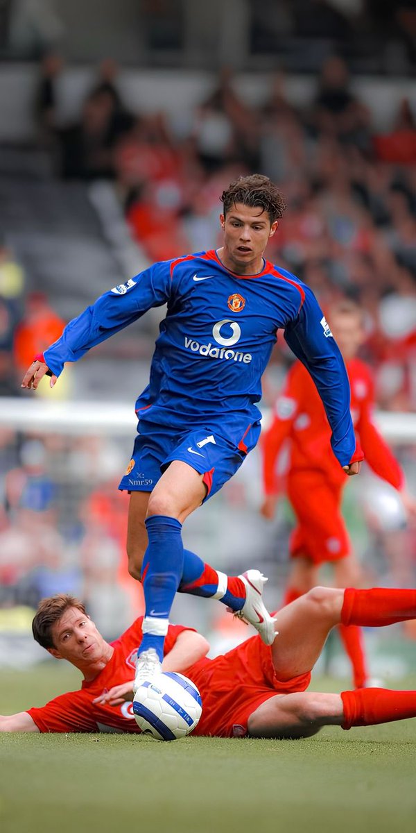 lynxchizzy's tweet image. Let's see your wallpaper here's mine 🔥
#CR7 #manu #Ronaldo