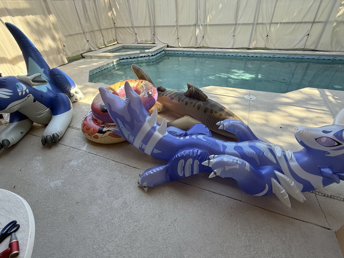 Had a really great time visiting the awesome peeps in Florida again!! Great pool party, great weekend hanging out, and SO MANY SQUEAKS!!! (Check my reposts)

Huge thanks to our hosts for the invite!! My buddy and I really enjoyed it!! Hope to come back again for future events :D