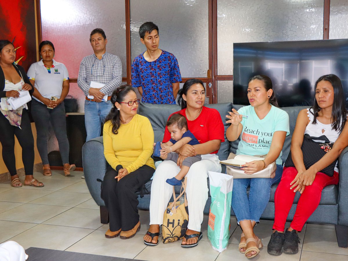 alcaldiatena's tweet image. 🔰👥Tena es su gente

Escuchamos con humildad y respeto cada necesidad que nace en nuestros barrios, parroquias y organizaciones, y desde allí #construimos soluciones, porque en ellas se refleja nuestro compromiso genuino de #Servir

Servir es estar presente y #resolver. ✅