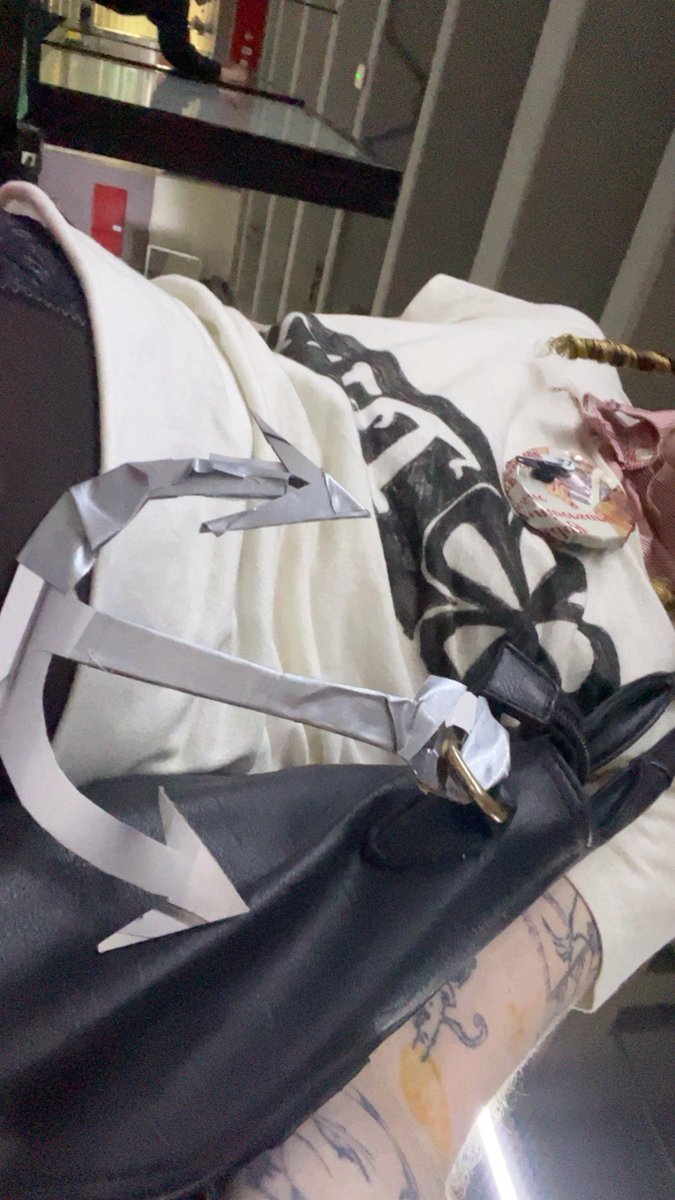 droniela ( il cantinori ) (@modo_goblin) on Twitter photo 