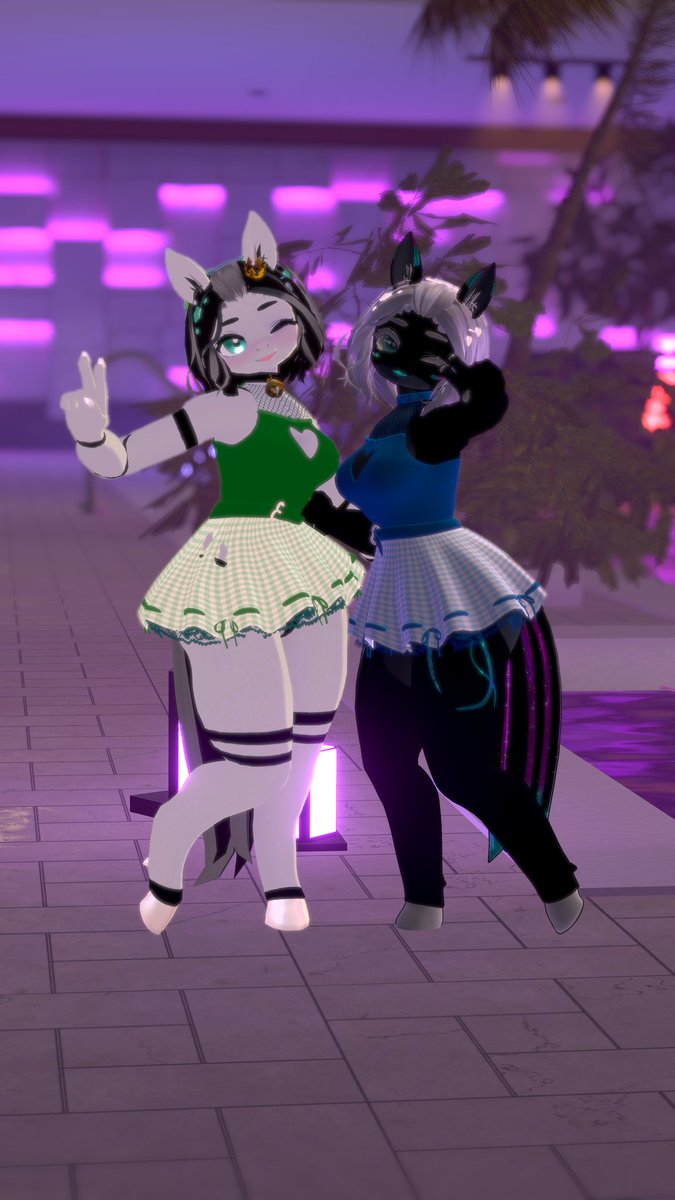 SH4PEZ's tweet photo. Had a blast running around with the big cutie @Xie_the_zebra taking pictures. She's heckin adorable and a great photographer. https://t.co/Bb0eGUnw0i