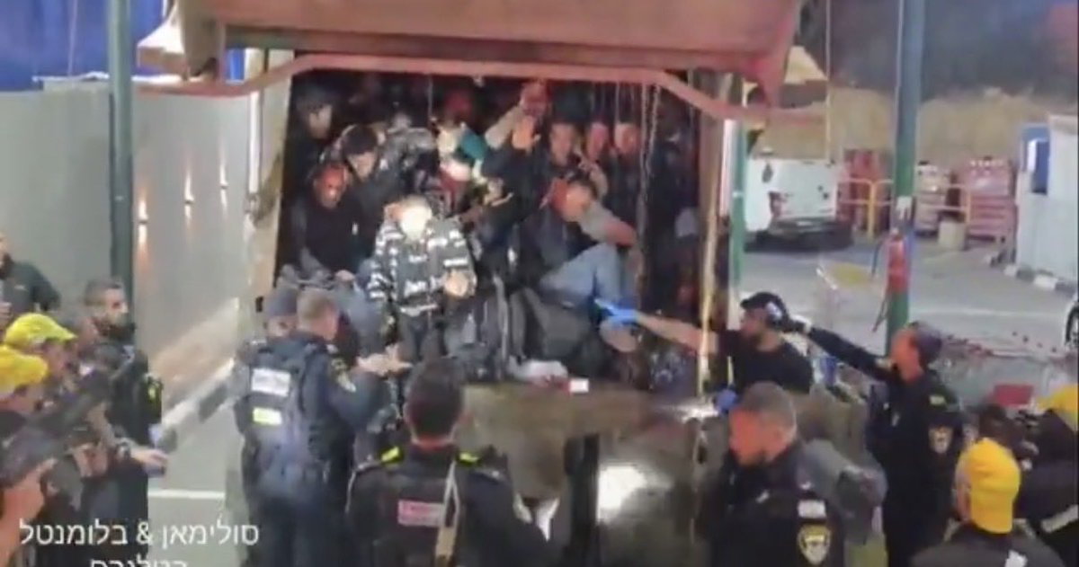 Right Side And Free tweet media