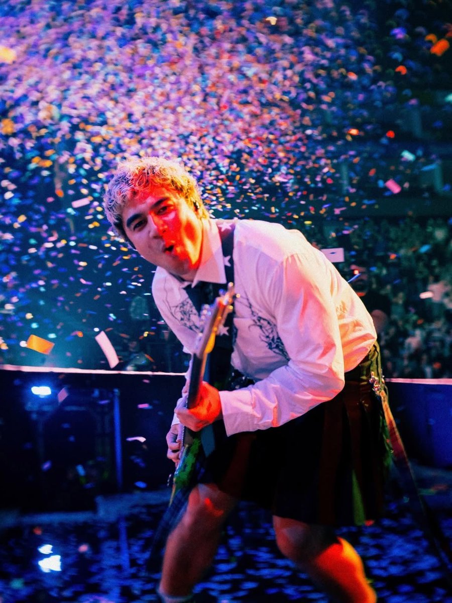 i love him and his skirt so much