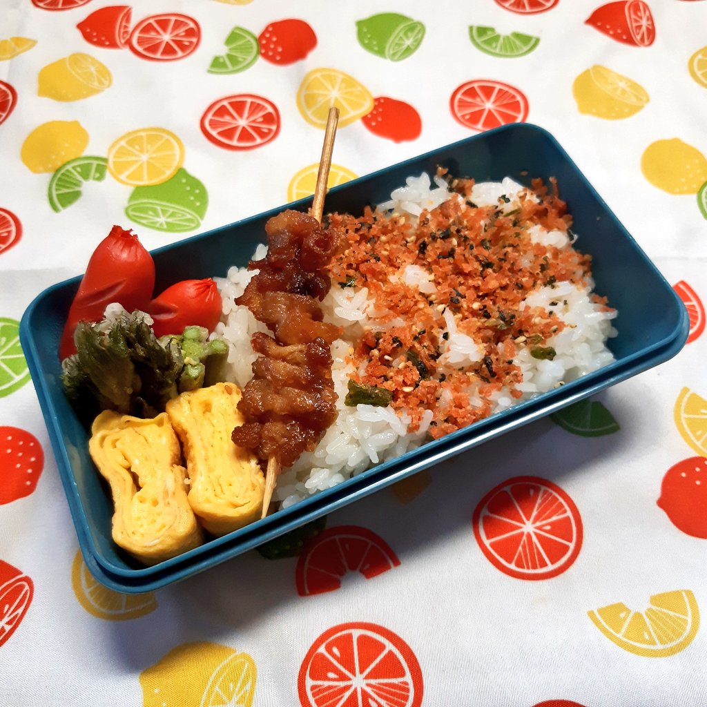 bento_yoco's tweet photo. お弁当🍱記録
おはようございます✨
今日のお弁当です
みんなに幸あれ🎵
#お弁当 #お弁当記録 
#お弁当作り #お昼ごはん
#bento #lunch #lunchbox https://t.co/fUwW6vQLbP