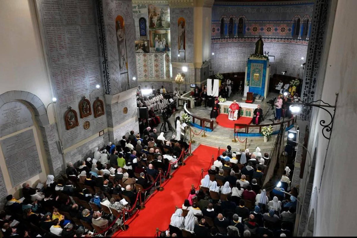 ambalgerieparis's tweet image. À #Alger 🇩🇿, Sa Sainteté le Pape Léon XIV @Pontifex s'est rendu à la Basilique #NotreDameDAfrique.

#Algérie #Vatican #PapeEnAlgérie