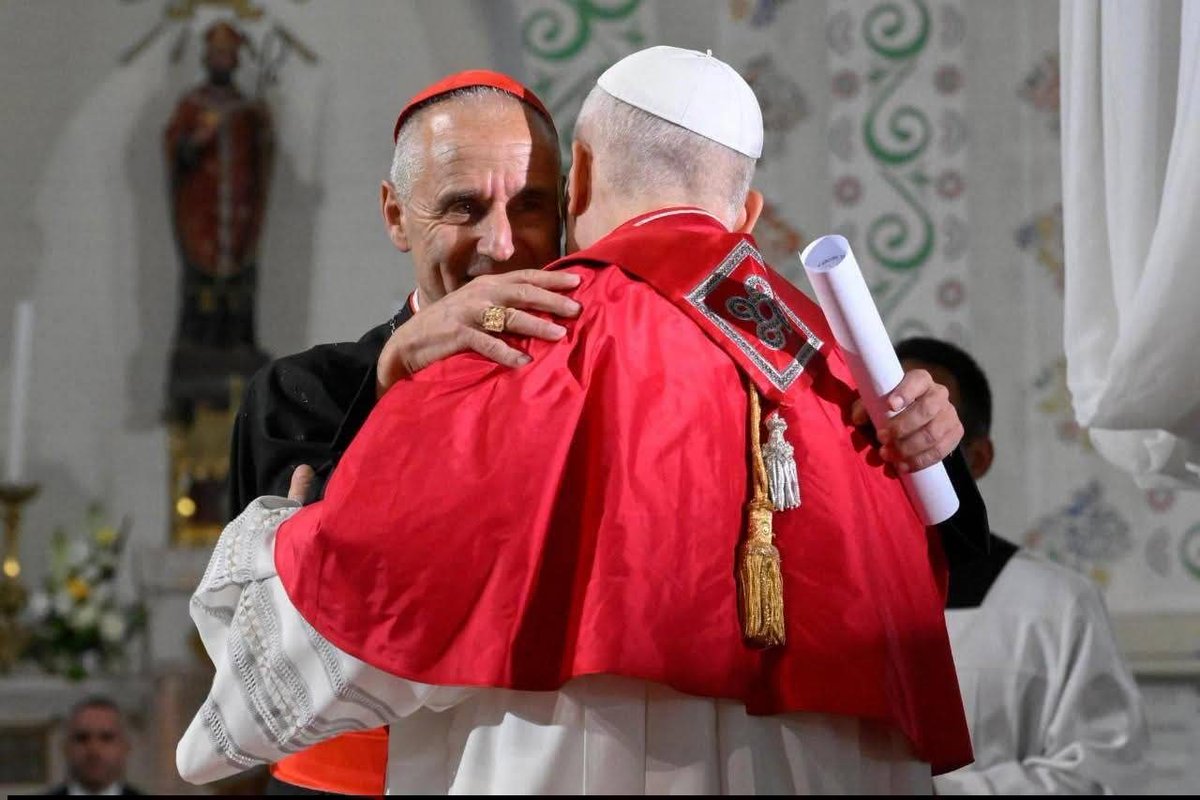 ambalgerieparis's tweet image. À #Alger 🇩🇿, Sa Sainteté le Pape Léon XIV @Pontifex s'est rendu à la Basilique #NotreDameDAfrique.

#Algérie #Vatican #PapeEnAlgérie