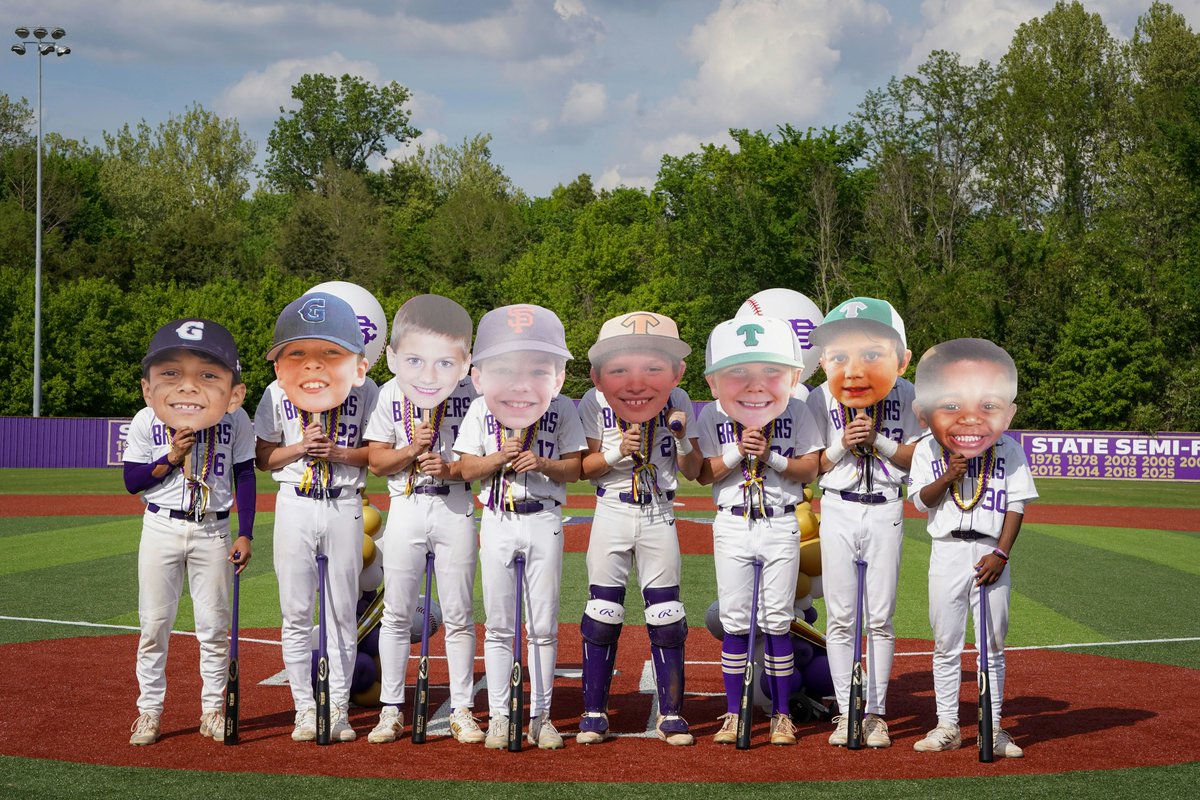 CBHSMemphis's tweet photo. Same kid. Different uniform. A whole lot of Brotherhood in between.

Congrats to our baseball seniors. You leave this program better than you found it. https://t.co/HOZ06Itgw9