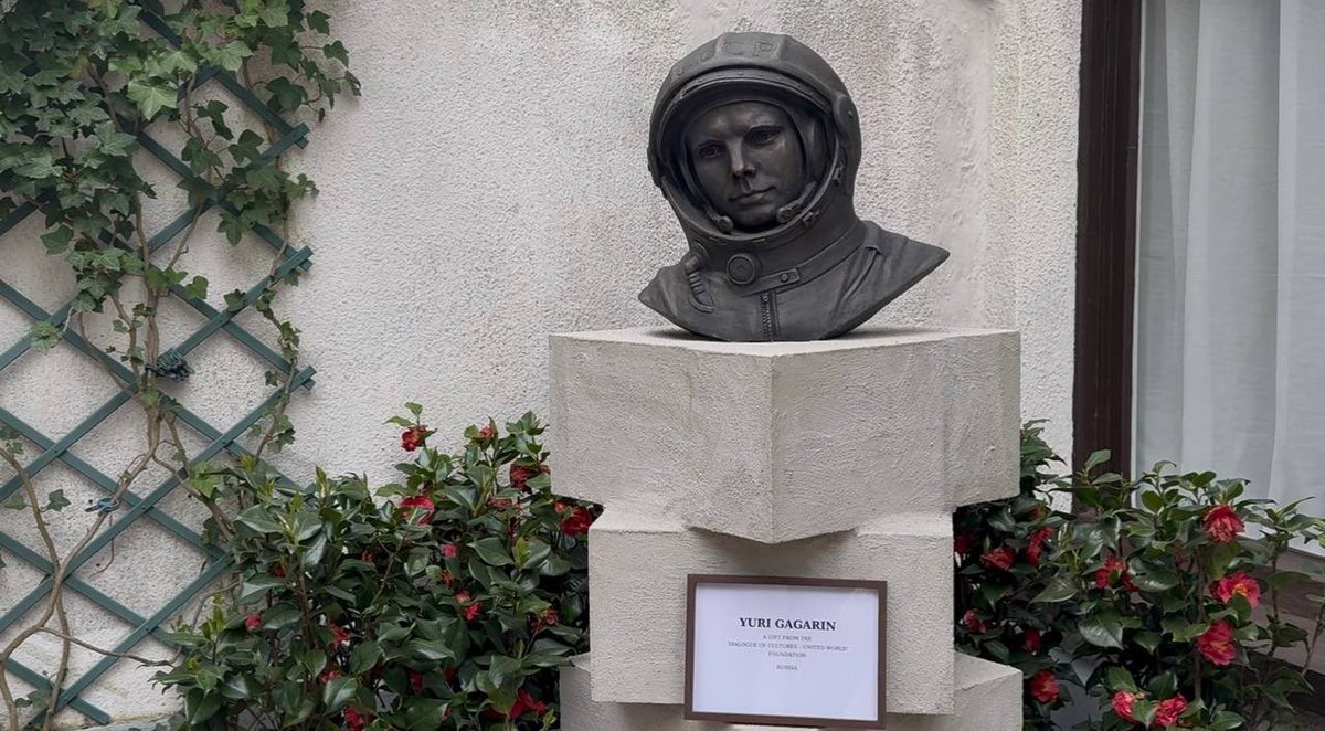 🚀Ce 10 avril, l'Ambassade de Russie en Belgique et la Maison russe à Bruxelles, en coopération avec les représentations diplomatiques des pays de la CEI, ont organisé une soirée festive consacrée au 65e anniversaire du premier vol habité dans l’espace.

Cet événement a réuni les