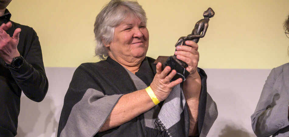 EmbaCuba_RFA's tweet photo. “Recibo este premio en nombre de mi pueblo, que es quien realmente lo merece.” En Conferencia Internacional de Solidaridad con Cuba celebrada en Berlín recibió Aleida Guevara el premio Rosa Luxemburgo 👇
https://t.co/KYLOSmZrls
#CubaNoEstáSola https://t.co/uZRe1UtNrd