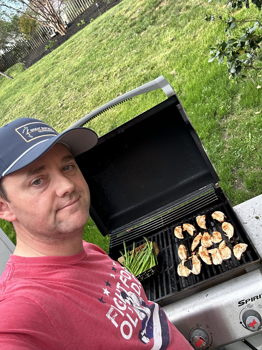 JPFinlayNBCS's tweet image. I’m back and loving this warm weather. Back on air tomorrow. New uniforms. Draft. Hating the Flyers. Fired up.