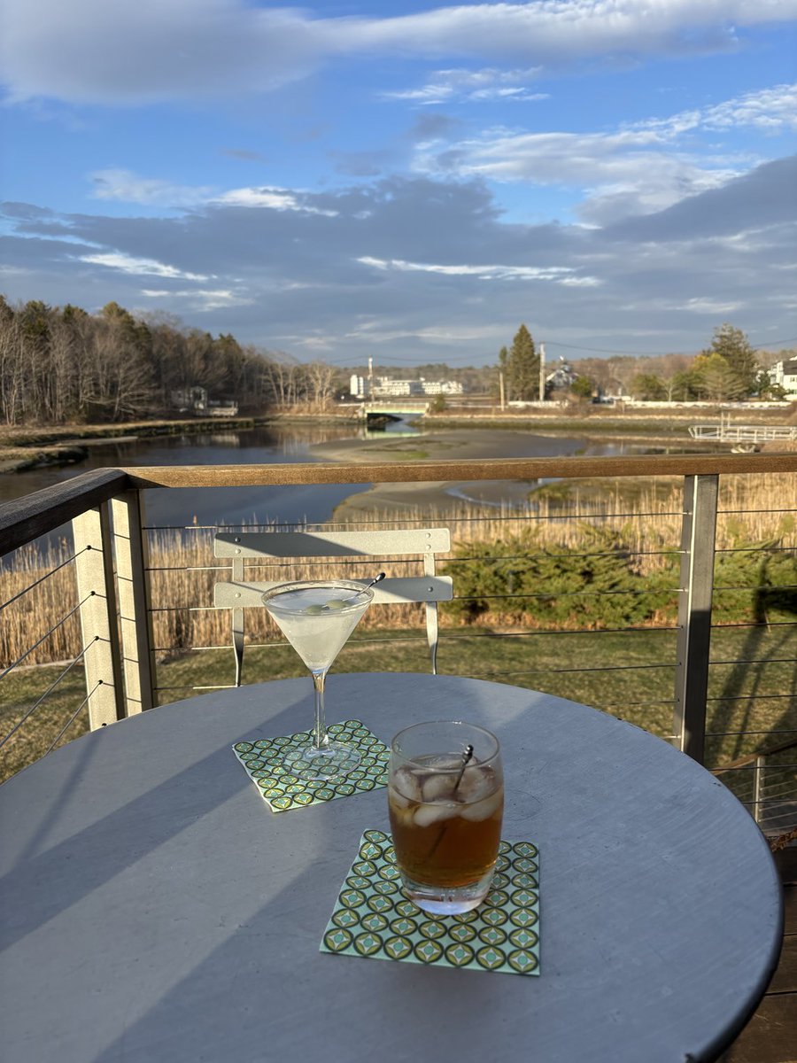 𝔻𝕖𝕓𝕠𝕣𝕒𝕙 🥃🖊️ tweet media