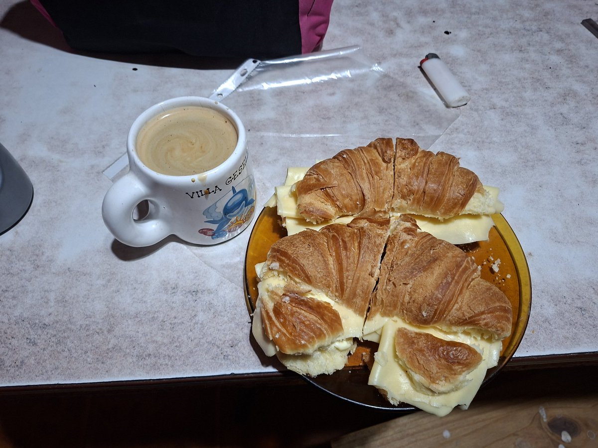 imagínate tener novio y tener que compartir este banquete