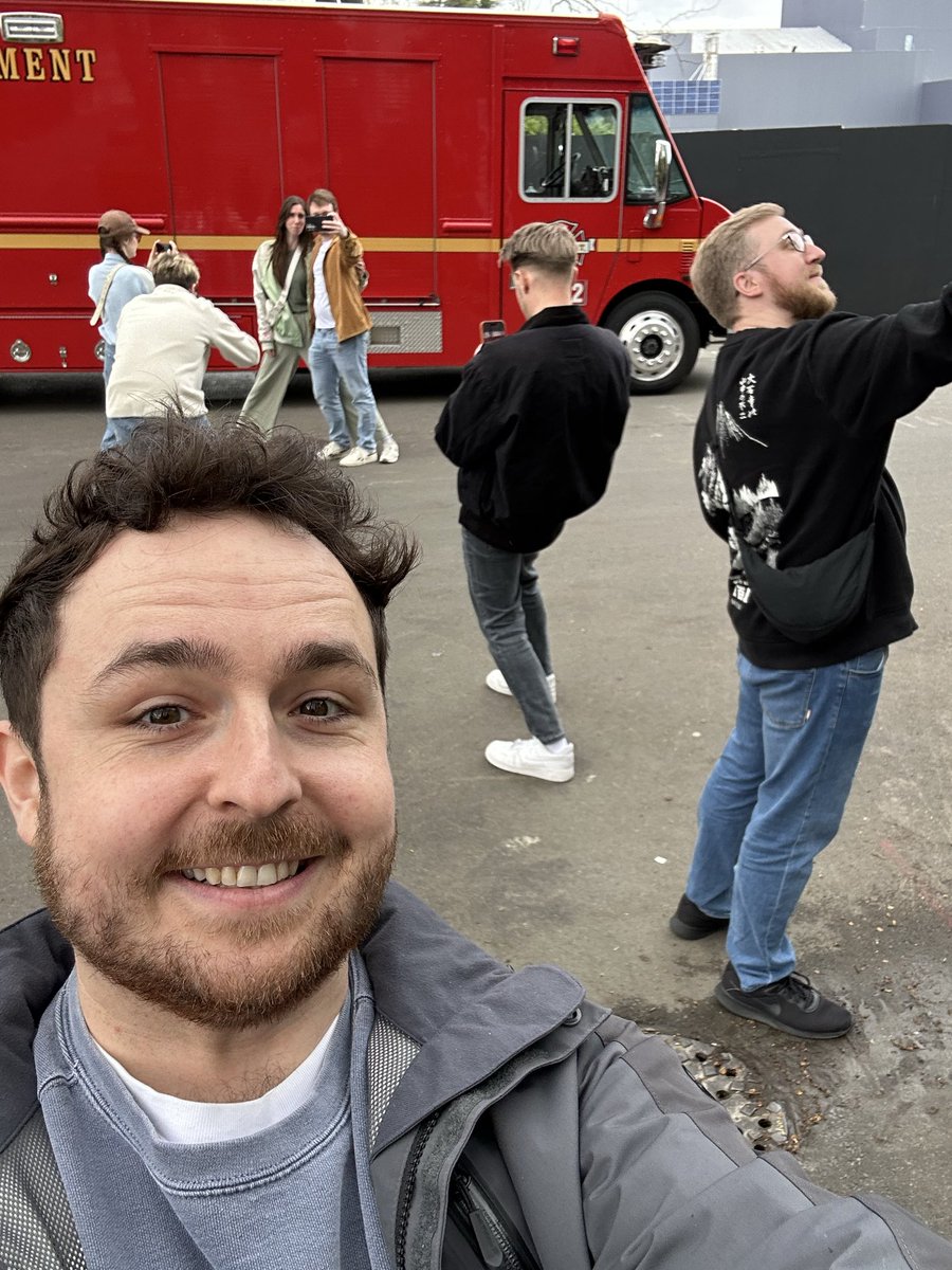 Smallishbeans tweet media