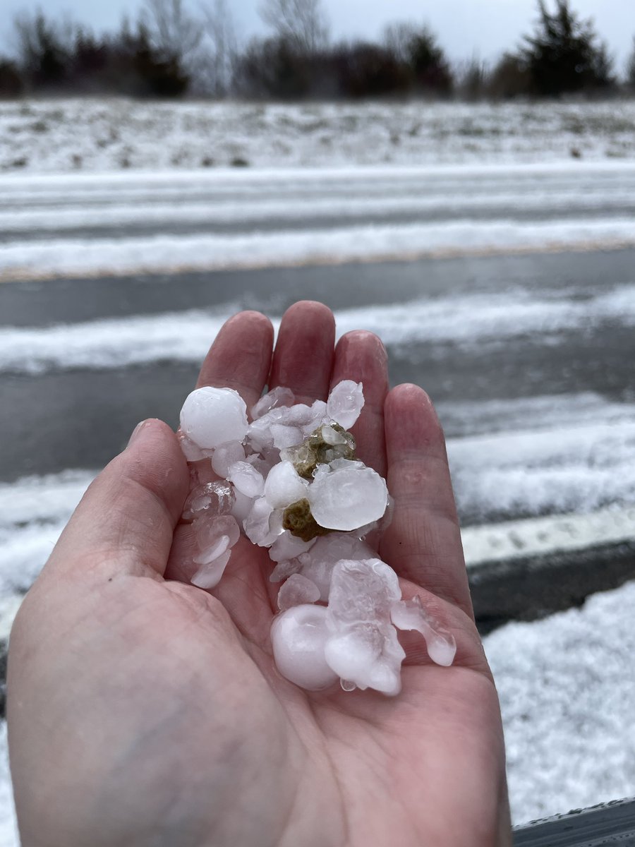 tropicalchik's tweet photo. Accumulated hail, Wasaw Twp, Goodhue County, MN. TH 56 and CR 9. https://t.co/N6r4EeVfyk