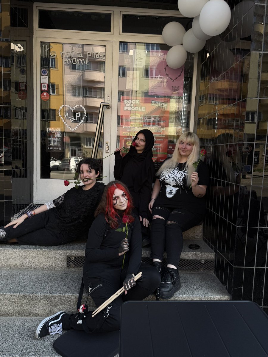 Catnice 😼 missing MIW tweet media