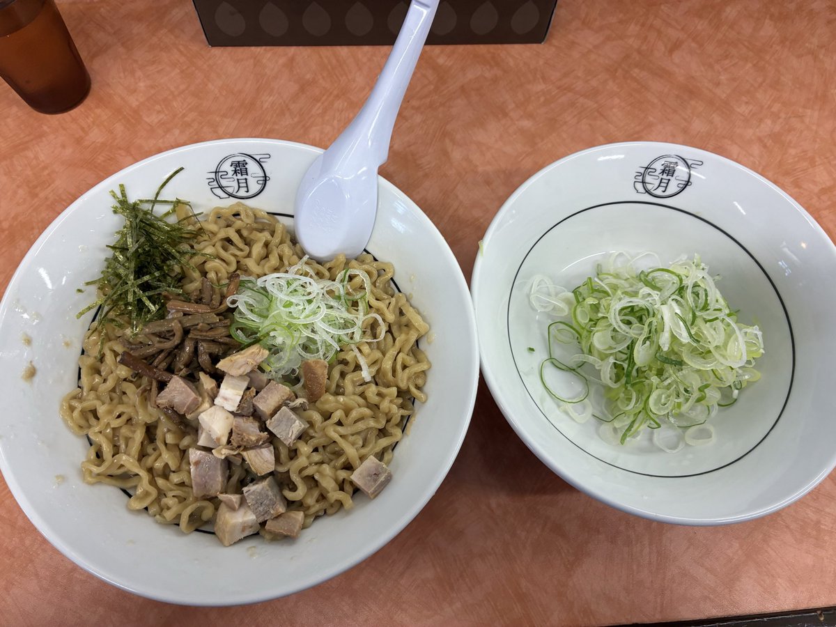 やまやま tweet media