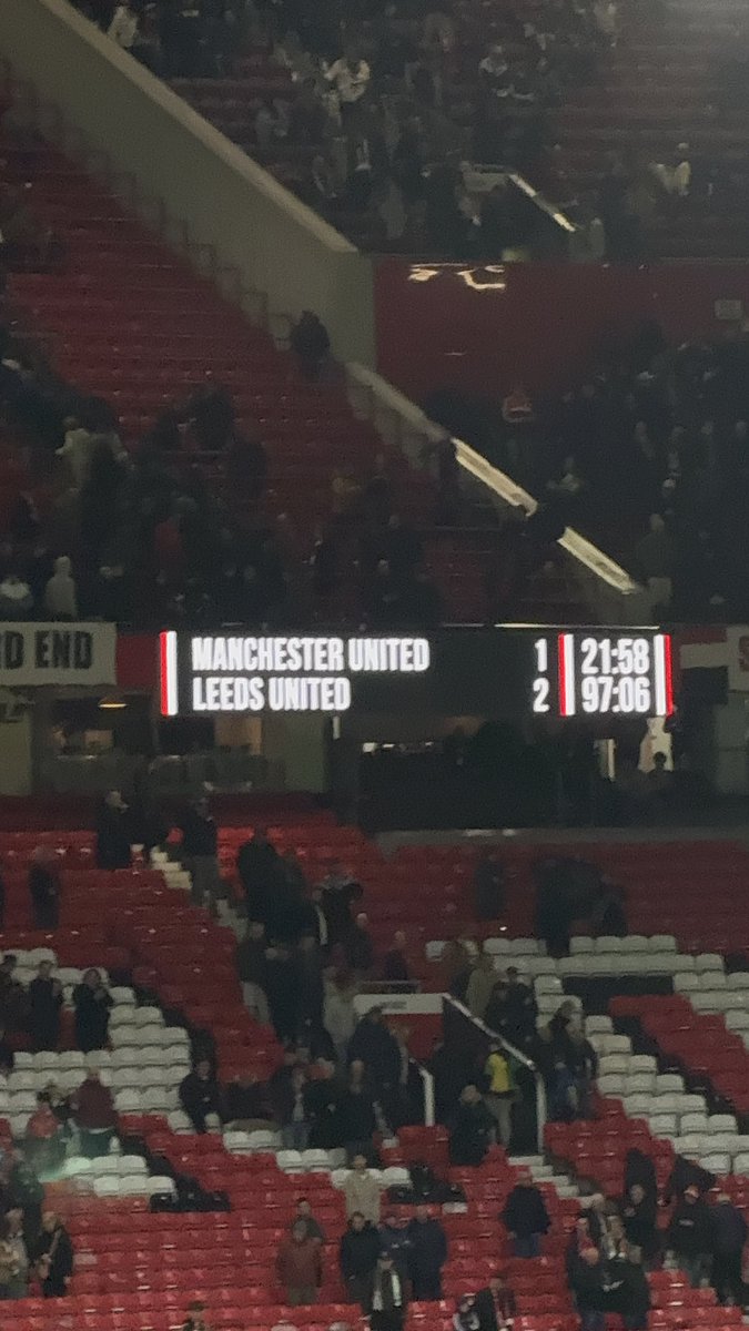 DylanWhitbreadd's tweet image. UNITED ARE BACK! UNITED ARE BACK! HELLOOO, HELLOOOO!

@Biglucoops WHAT A NIGHT! x

#LUFC #MUNLEE