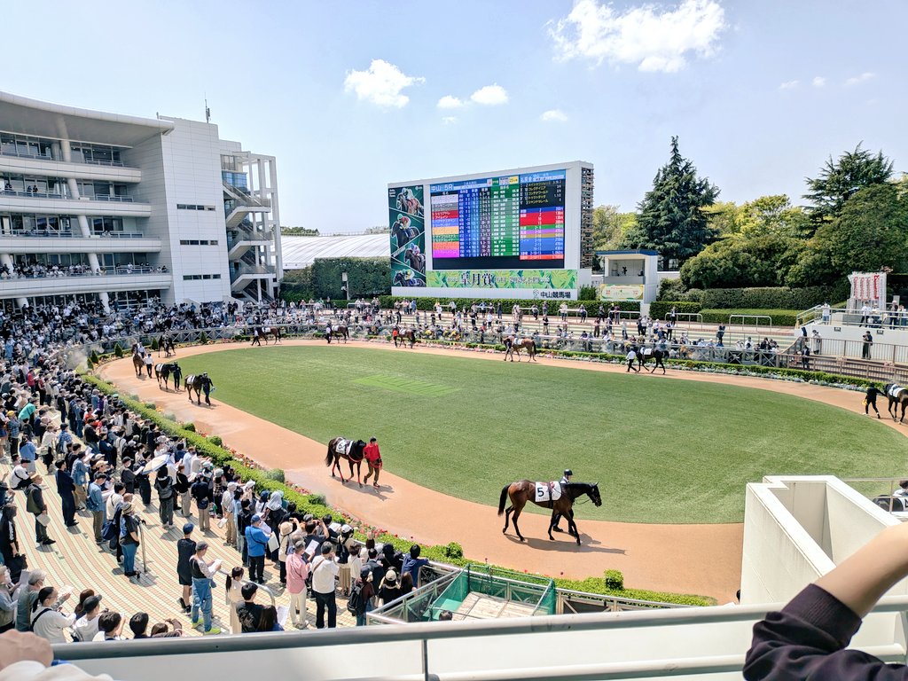 つくこ tweet media