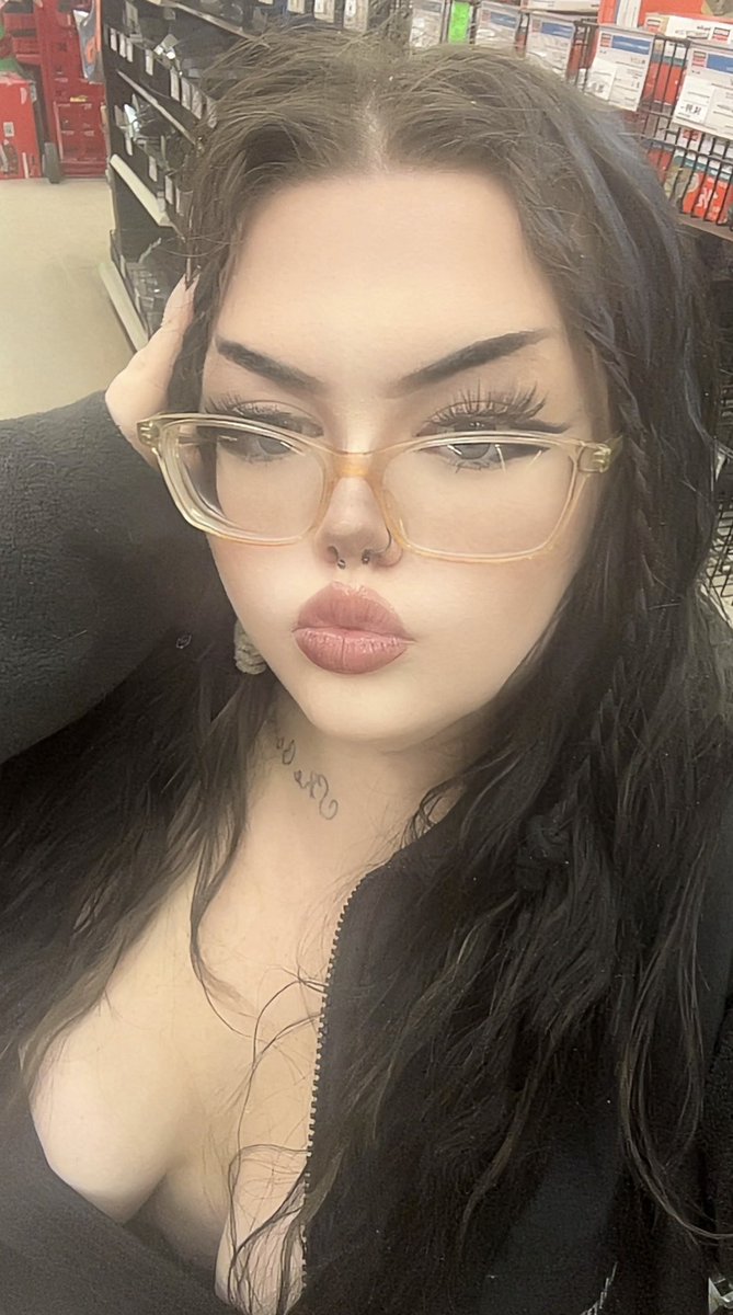 Princess Felicity | Findom 🔪🖤 tweet media