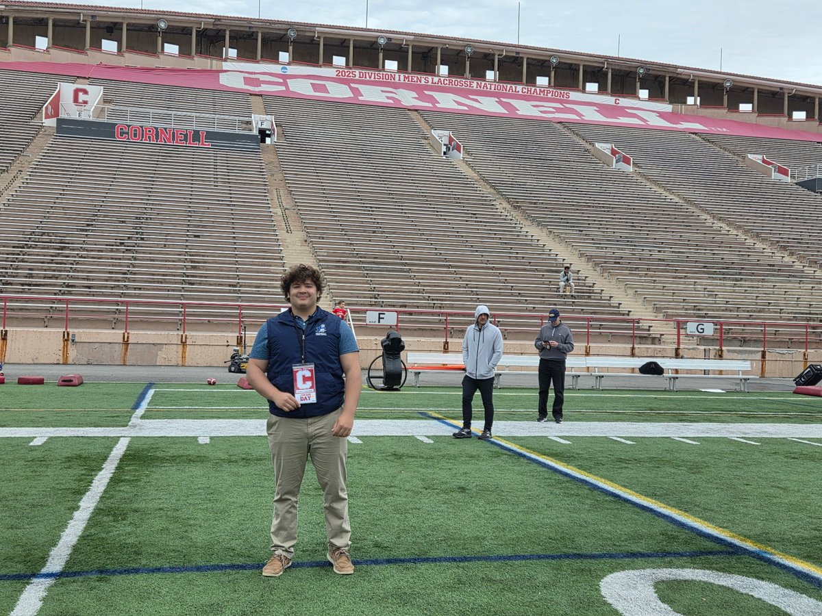 DomenicCarratel's tweet photo. I had a great visit at Cornell University yesterday. Thank you @Coach_Hatcher20 for the incredible opportunity and invitation.
 @CoachBFitz @MaxRuiz50 @DeMattia_Joe @nikolaibuj3 @CoachKimbrough2 @TylerDunn74 https://t.co/7PgTW8EFGx